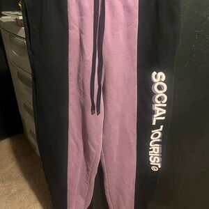Medium social tourist sweat pants